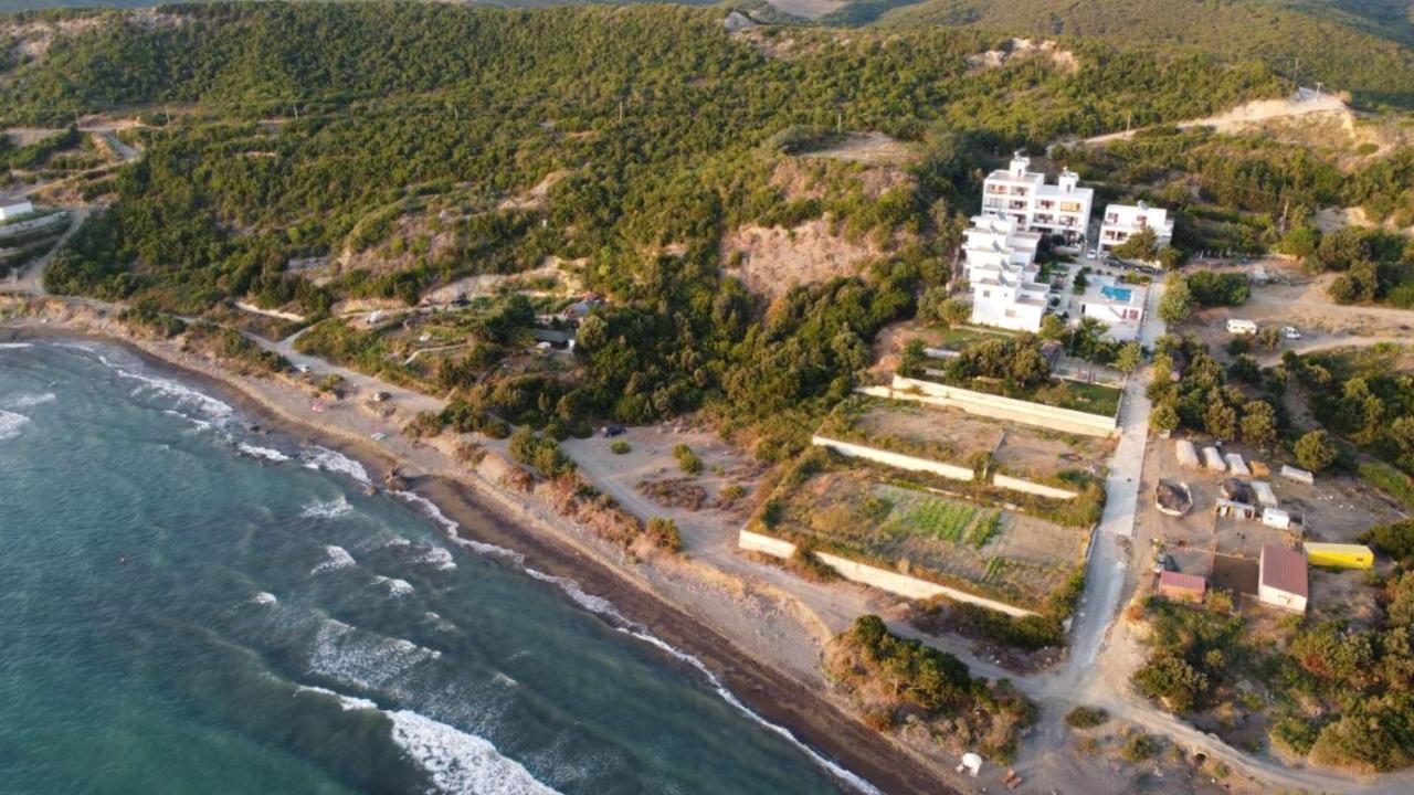 Oasis Residency Apartment Spille Bagian luar foto